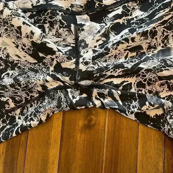 Lululemon Wunder Under leggings - Picture 5 of 10